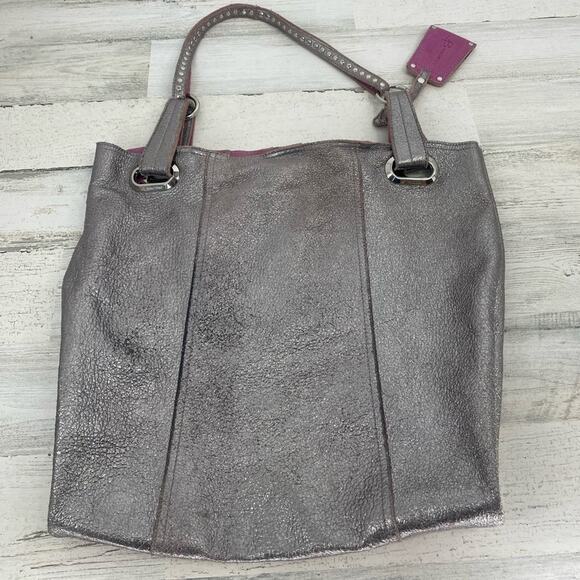 B Makowsky Silver  Metallic Large Tote Bag Leather - Picture 3 of 6